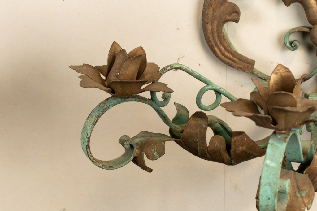 PAIR OF FLEUR DE LIS METAL WALL SCONCES - 7