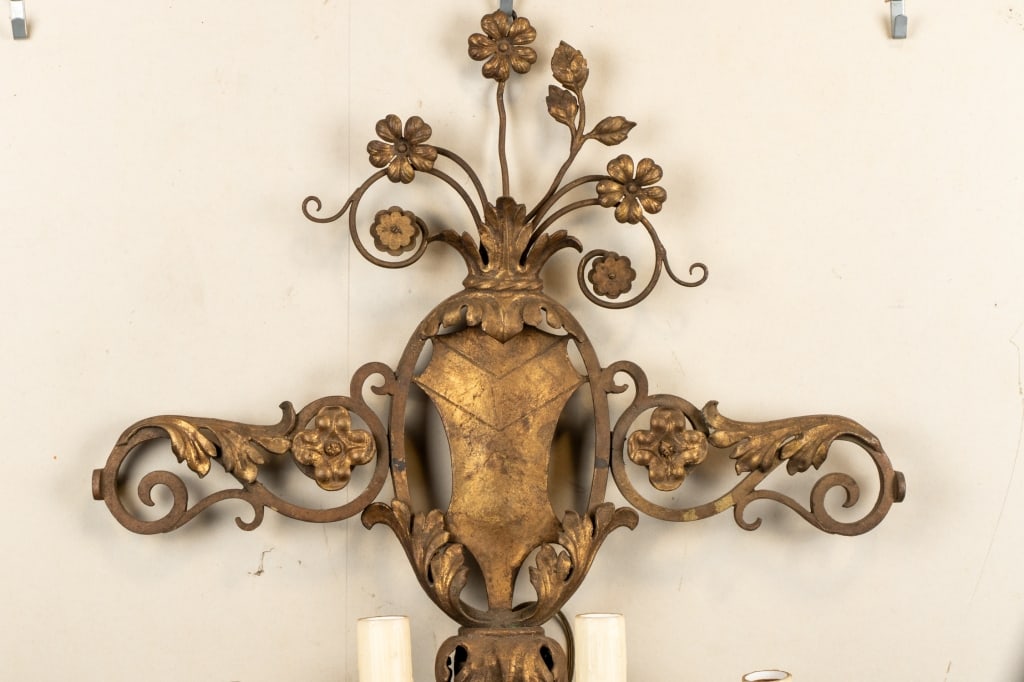 BRASS COAT OF ARMS FOUR ARM WALL SCONCE - 2