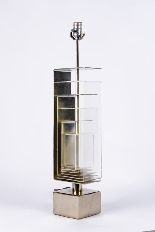MCM LUCITE & CHROME TABLE LAMP - 3