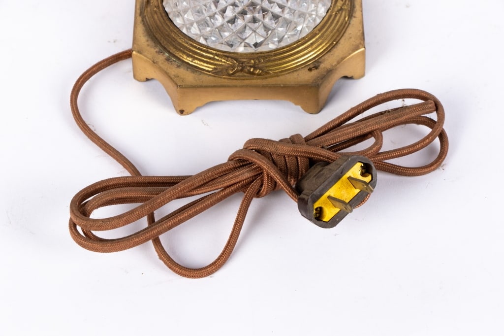 NEOCLASSICAL GLASS & BRASS RAM HEAD TABLE LAMP - 8