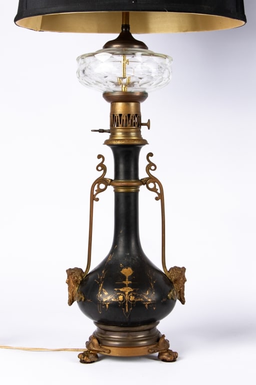 PAIR OF FIGURAL ELECTRIFIED OIL LAMPS - 3