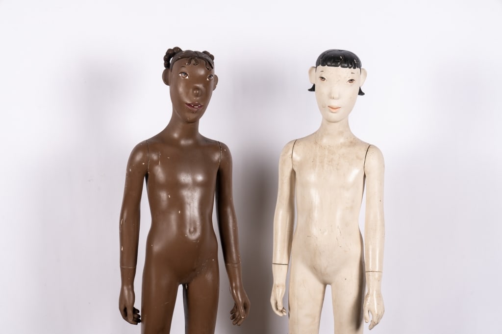 FOUR MANNEQUINS - 4