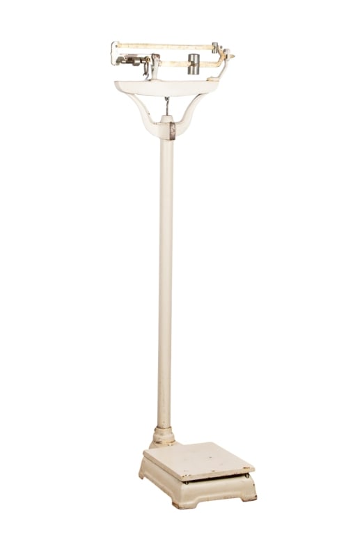 EARLY 20TH CENTURY FAIRBANKS DOCTOR?S STANDING SCA: Early 20th century. Fairbanks doctor?s standing scale. Approximate dimensions: h. 59.5", w. 18", d. 20.5" Disclaimer: Participating bidders must have a credit card on file with LiveAuctioneers in