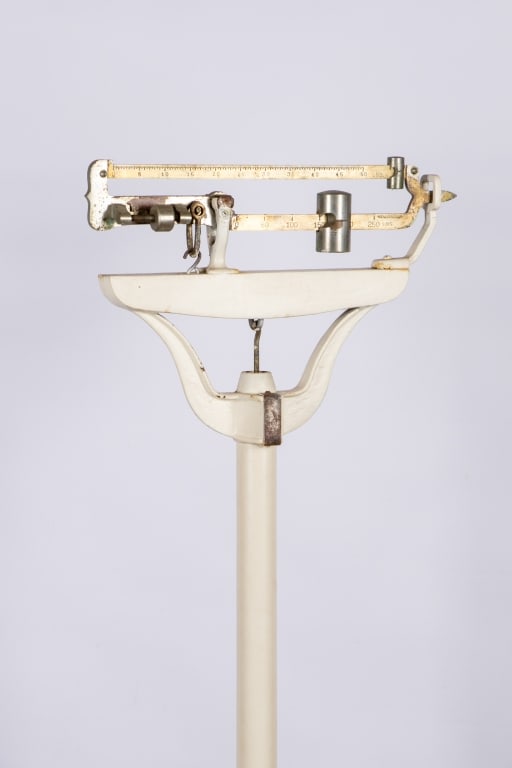 EARLY 20TH CENTURY FAIRBANKS DOCTOR?S STANDING SCA - 2