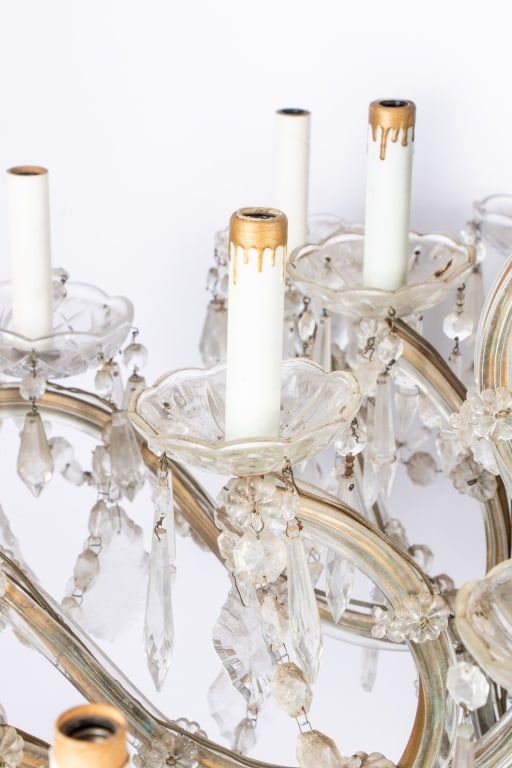 LARGE VENETIAN STYLE CHANDELIER - 13