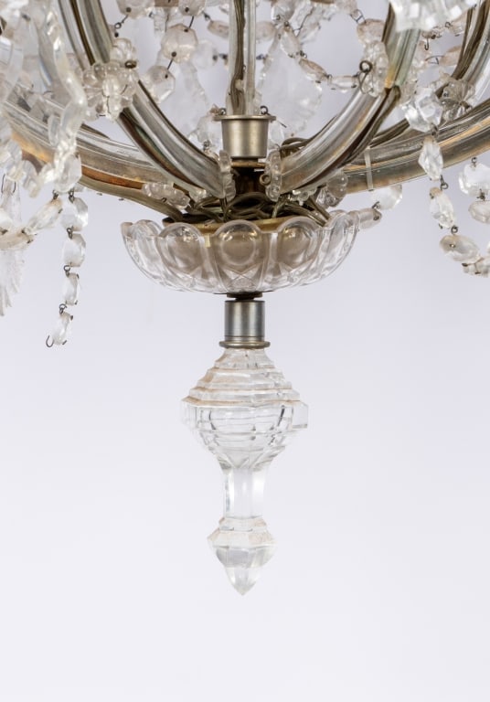 LARGE VENETIAN STYLE CHANDELIER - 9