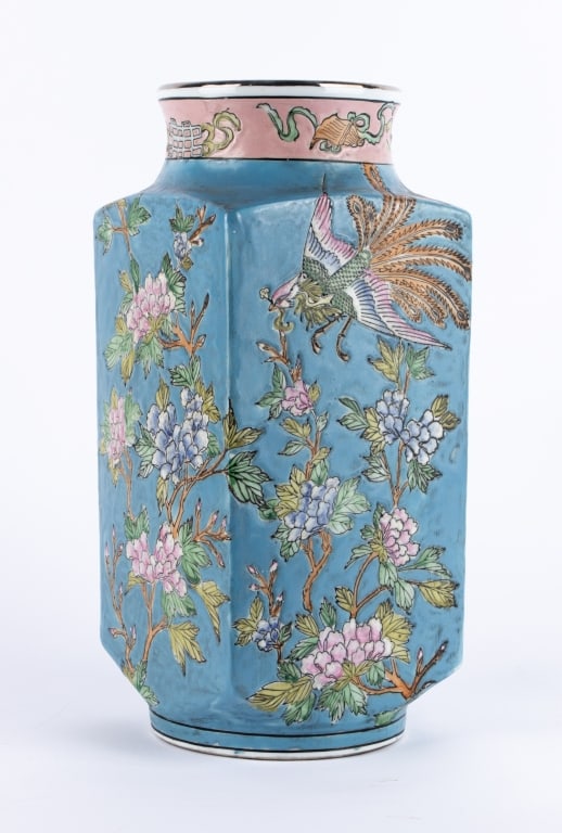 20TH CENTURY CHINESE RECTANGULAR VASE - 2
