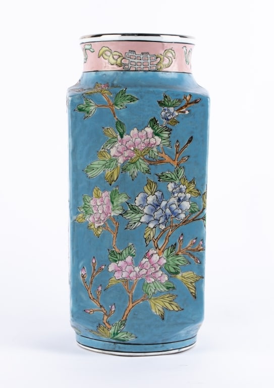 20TH CENTURY CHINESE RECTANGULAR VASE - 3