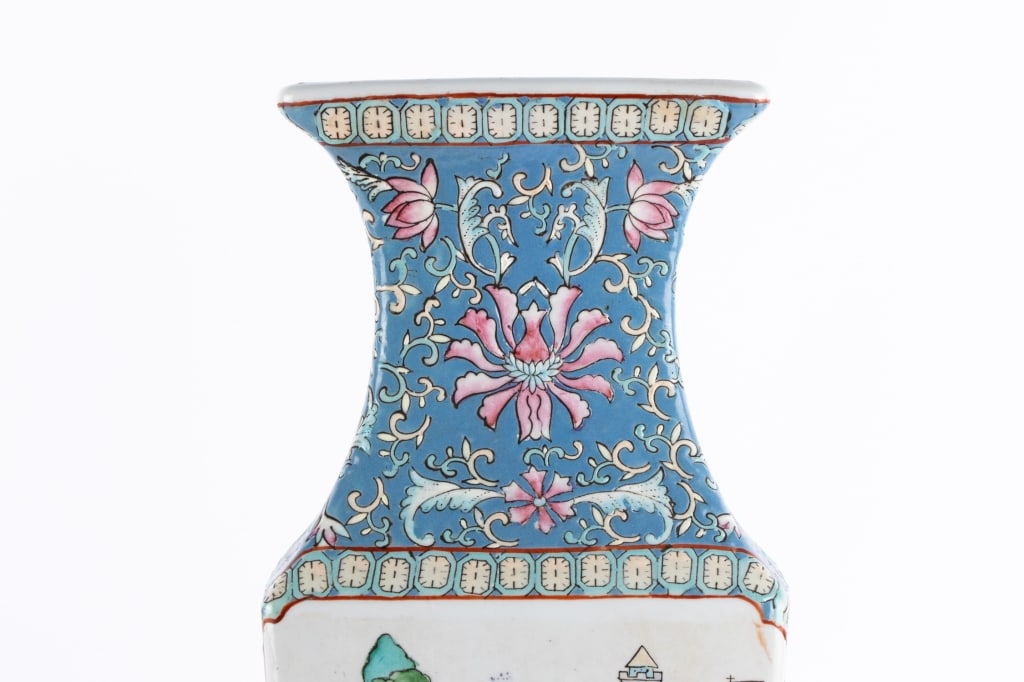 20TH CENTURY CHINESE PORCELAIN VASE - 5