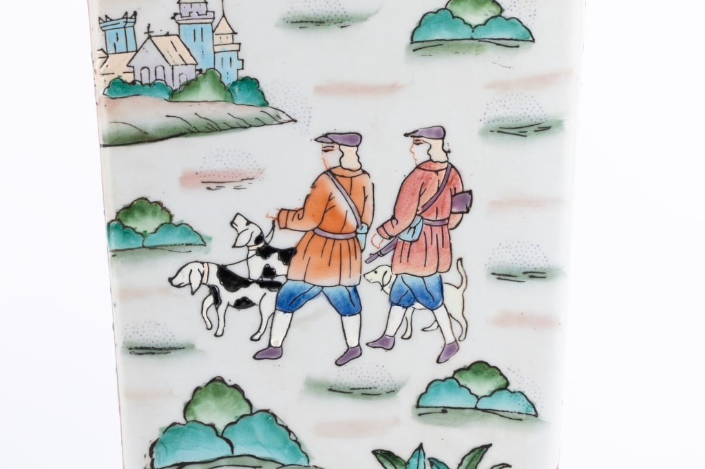 20TH CENTURY CHINESE PORCELAIN VASE - 6
