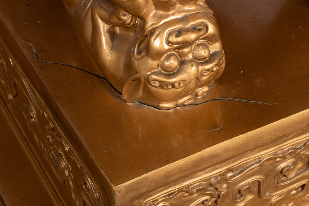 PAIR OF MONUMENTAL CHINESE FIBERGLASS GOLD BEIJING LIONS/FOO DOGS - 5