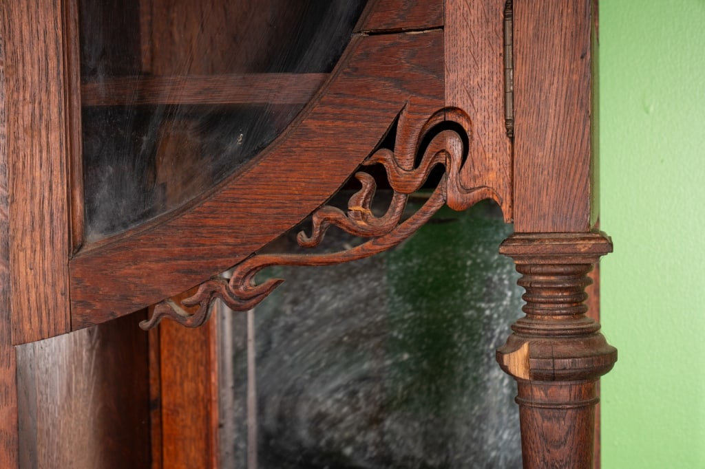 ART NOUVEAU BREAKFRONT CABINET - 11