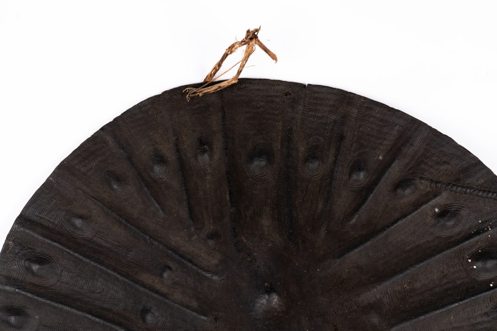 ANTIQUE ETHIOPIAN LEATHER OROMO SHIELD - 2