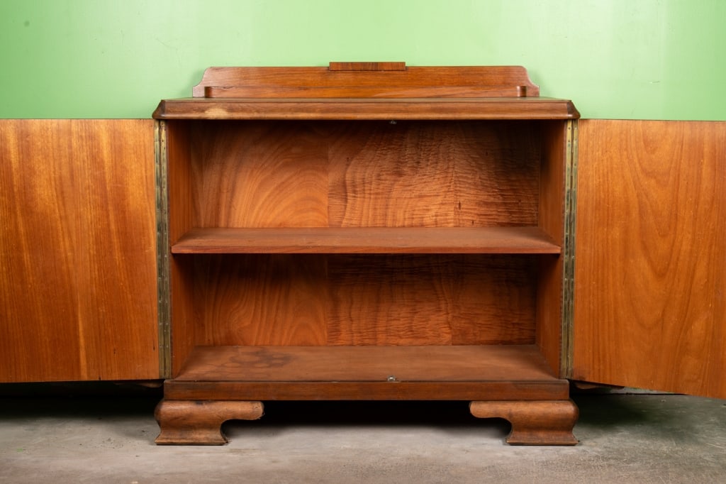 GERMAN ART DECO WALNUT SIDE SERVER BUFFET - 2