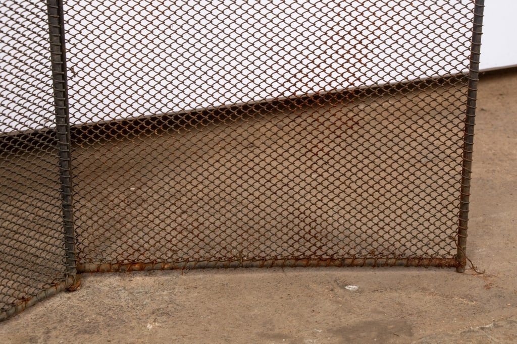 VINTAGE MESH METAL FIREPLACE SCREEN - 4