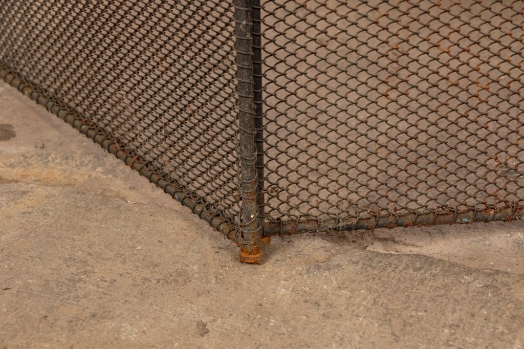 VINTAGE MESH METAL FIREPLACE SCREEN - 5