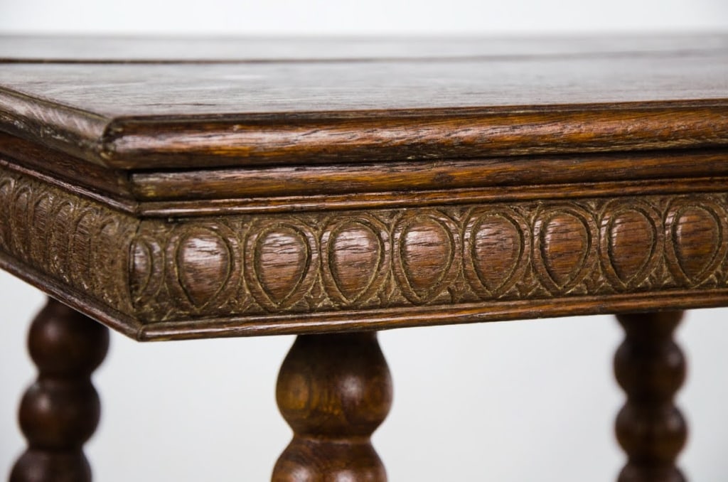 CHIPPENDALE STYLE MAHOGANY ACCENT TABLE - 6