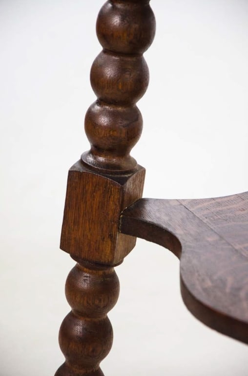 CHIPPENDALE STYLE MAHOGANY ACCENT TABLE - 8