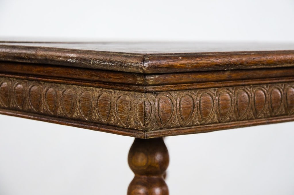 CHIPPENDALE STYLE MAHOGANY ACCENT TABLE - 9