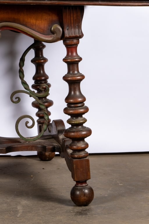 RENAISSANCE STYLE DINING TABLE - 4