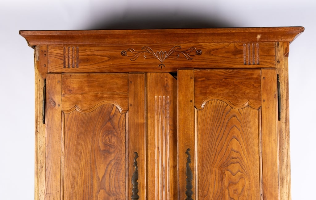 19TH CENTURY FRENCH OAK ARMOIRE - 2