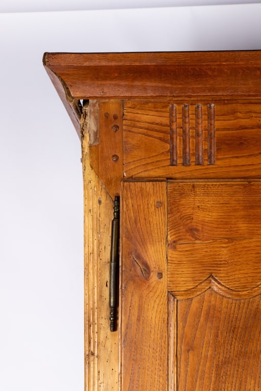 19TH CENTURY FRENCH OAK ARMOIRE - 7