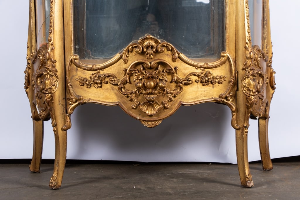 FRENCH LOUIS XV STYLE CURIO CABINET - 2