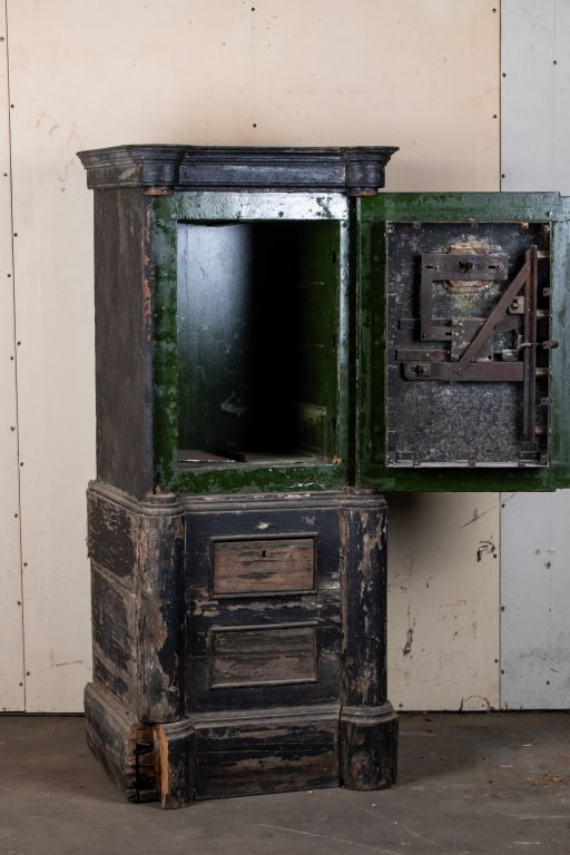 19TH CENTURY IRON FOUR DIAL JEWELER SAFE - 6