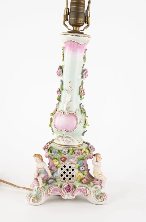 PAIR OF ITALIAN CAPODIMONTE STYLE PORCELAIN TABLE - 3
