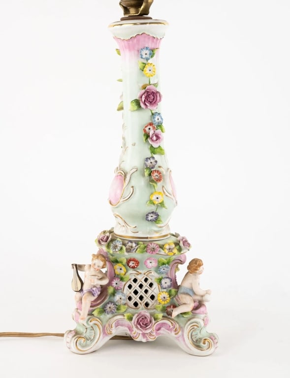 PAIR OF ITALIAN CAPODIMONTE STYLE PORCELAIN TABLE - 6