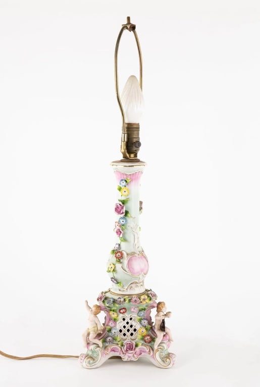 PAIR OF ITALIAN CAPODIMONTE STYLE PORCELAIN TABLE - 8