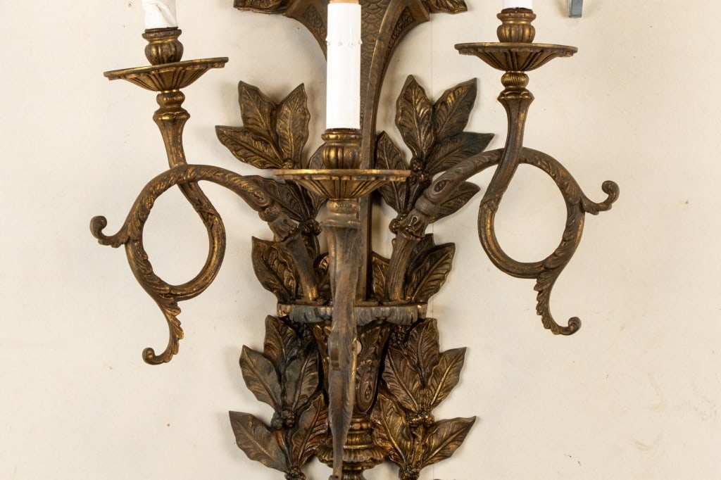 BRASS FLORAL & FOLIAGE WALL SCONCE - 3