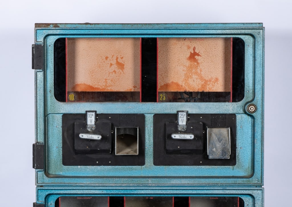 VINTAGE SELECTORAMA FIVE VICTOR VENDING MACHINE - 3