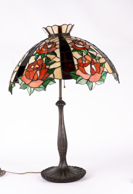 TIFFANY STYLE ROSE SHADE TABLE LAMP - 5
