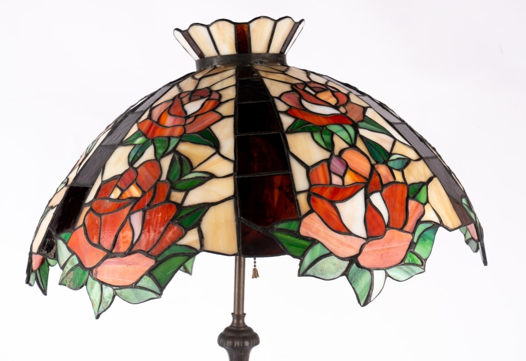 TIFFANY STYLE ROSE SHADE TABLE LAMP - 6