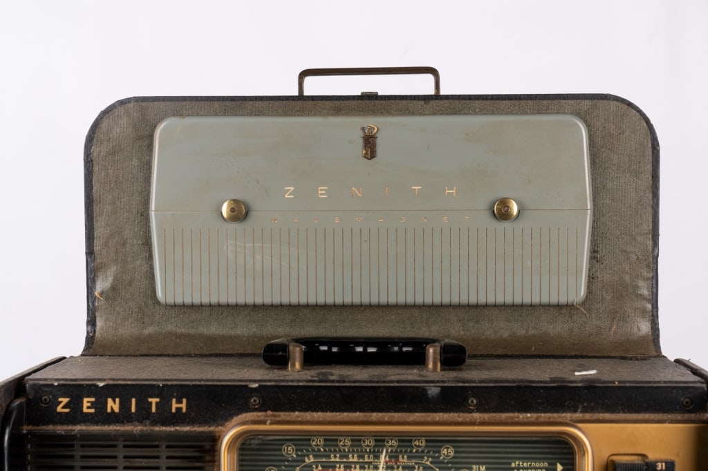 ZENITH TRANS-OCEANIC RADIO - 3