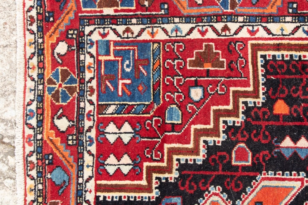 VINTAGE PERSIAN BAKHTIARI RUG - 4