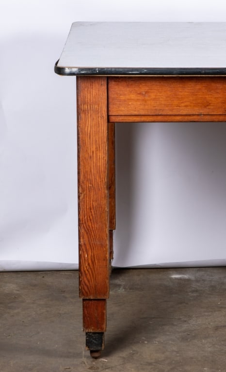 MID CENTURY DINING TABLE - 2