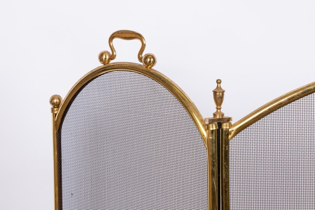 VINTAGE FOLDING BRASS FIREPLACE SCREEN - 2