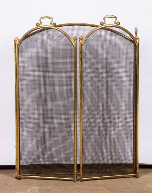 VINTAGE FOLDING BRASS FIREPLACE SCREEN - 6