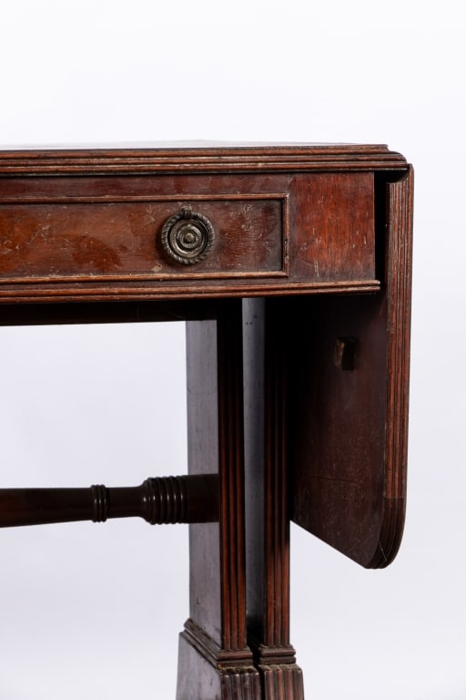 19TH C. HEPPLEWHITE STYLE WALNUT DROP LEAF TABLE - 5