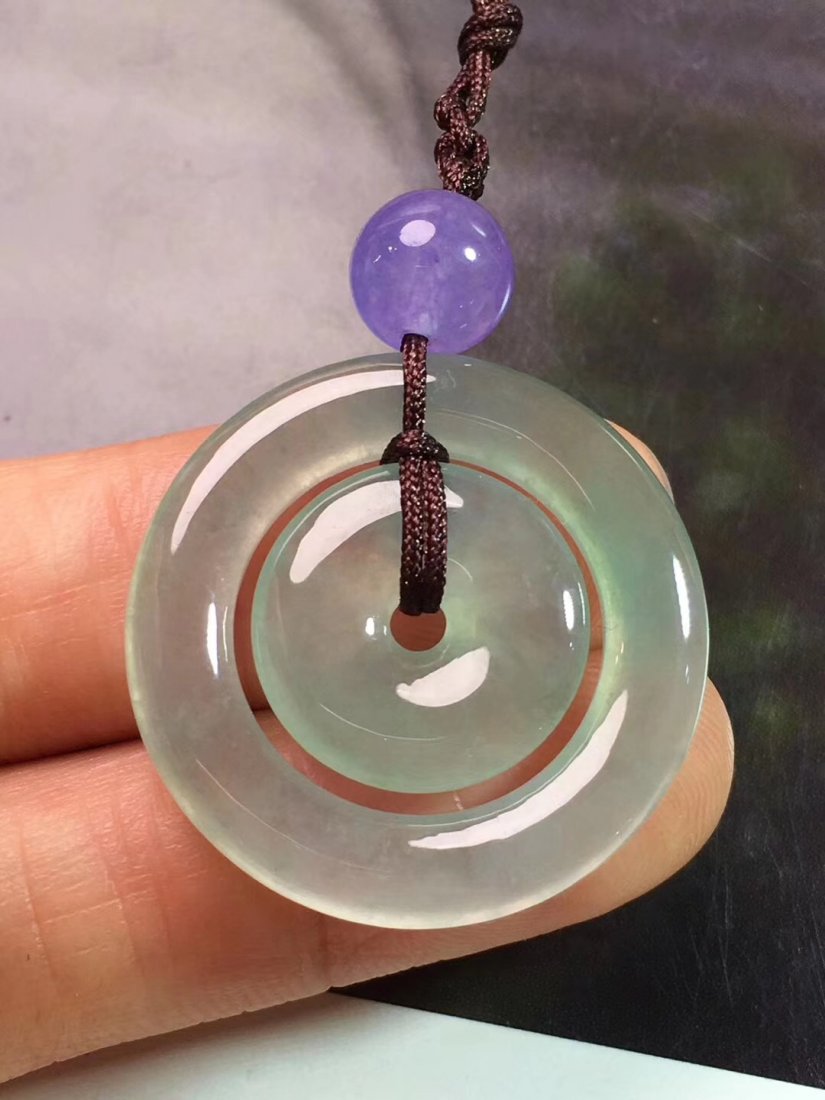 Icy  Emerald Green Jadeite Jade Pendant Grade A (1 of 9)