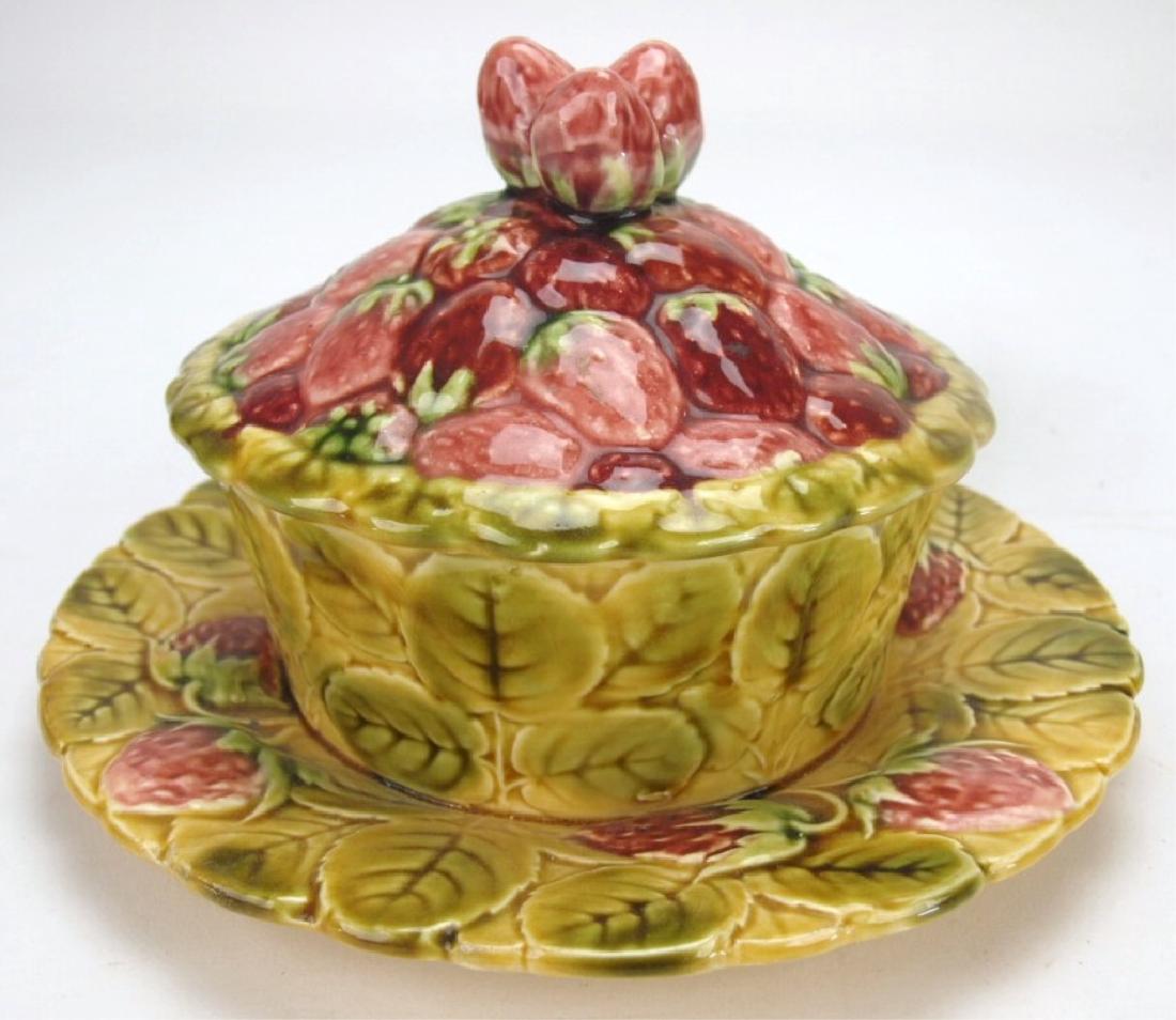 Sarreguemines Majolica strawberry butter dish: Sarreguemines Majolica strawberry butter dish