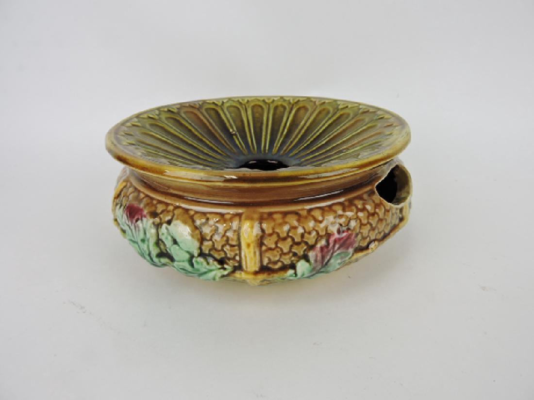 Majolica spittoon with oak leaves and acorns: Majolica spittoon with oak leaves and acorns