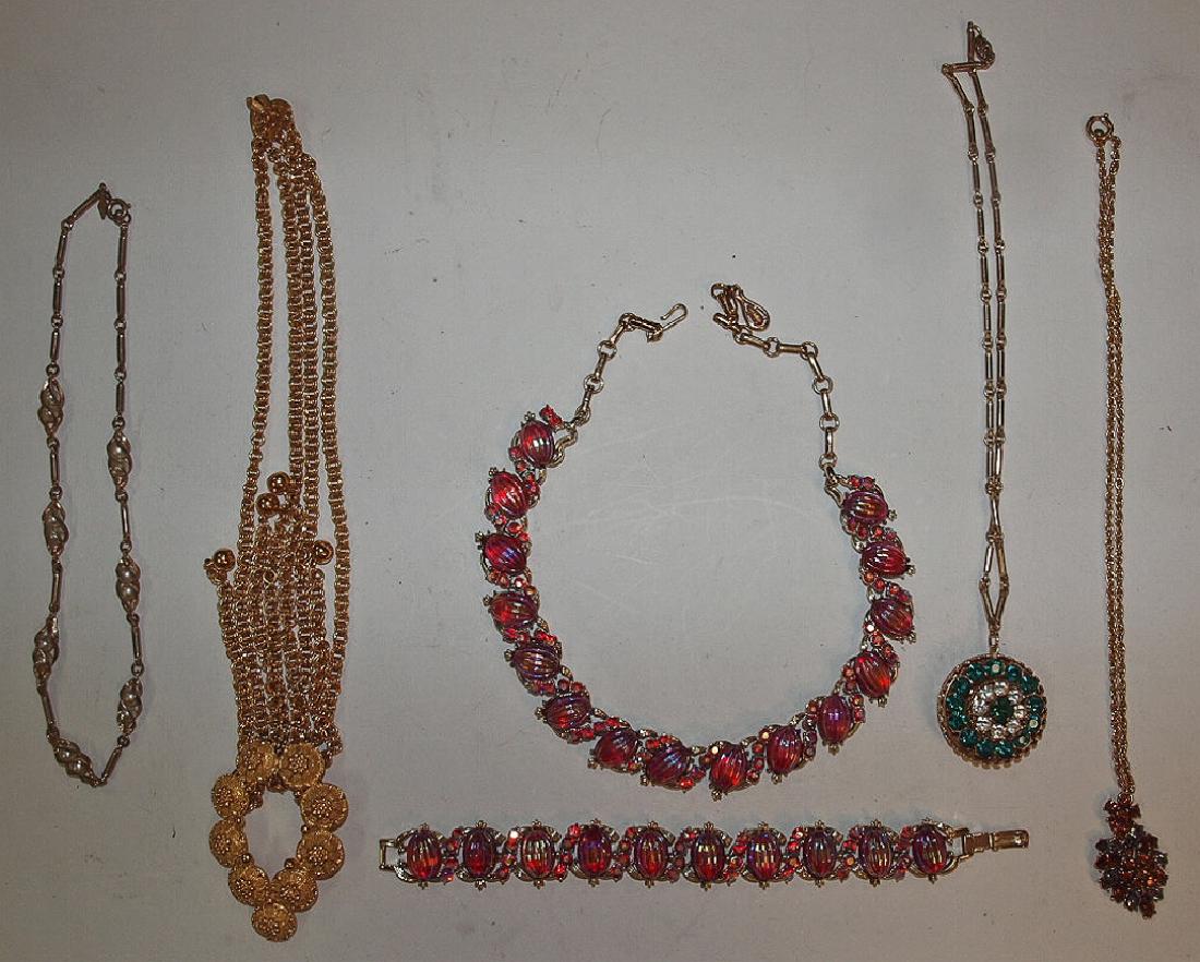 Vintage jewelry lot of 5 necklaces & 1 bracelet:: Vintage jewelry lot of 5 necklaces & 1 bracelet: Trifari, Cora, Sarah Coventry