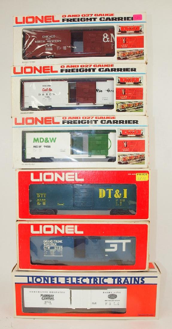 Lionel lot of 6 cars: Chicago Northwestern box car (1 of 1)