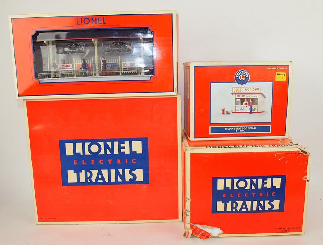 Lionel lot of 4 accessories: LRRC station platform (1 of 1)