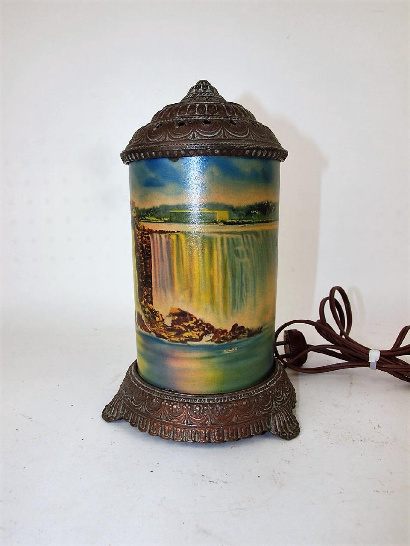 Scene in action Niagara Falls motion lamp (1 of 1)