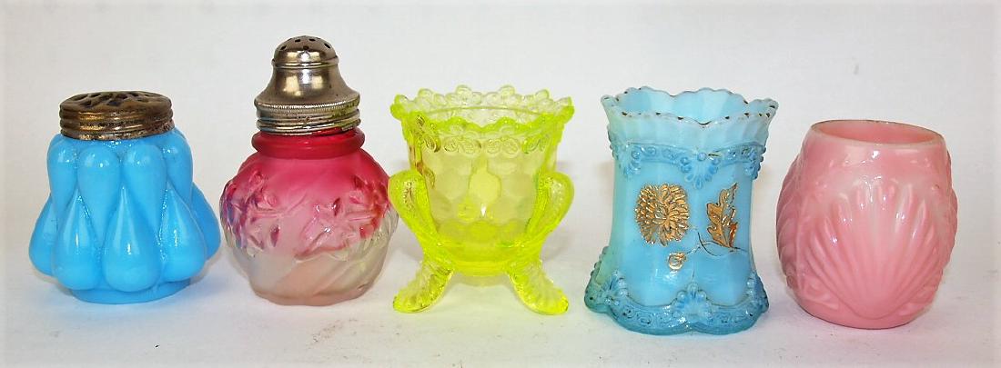 Victorian glass lot of 2 shakers and 3 toothpick (1 of 1)