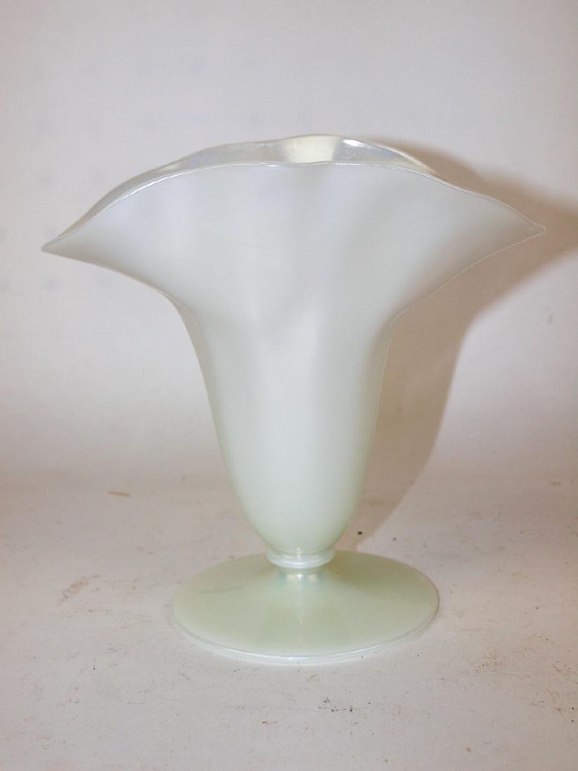 Steuben art glass flared fan vase (1 of 1)